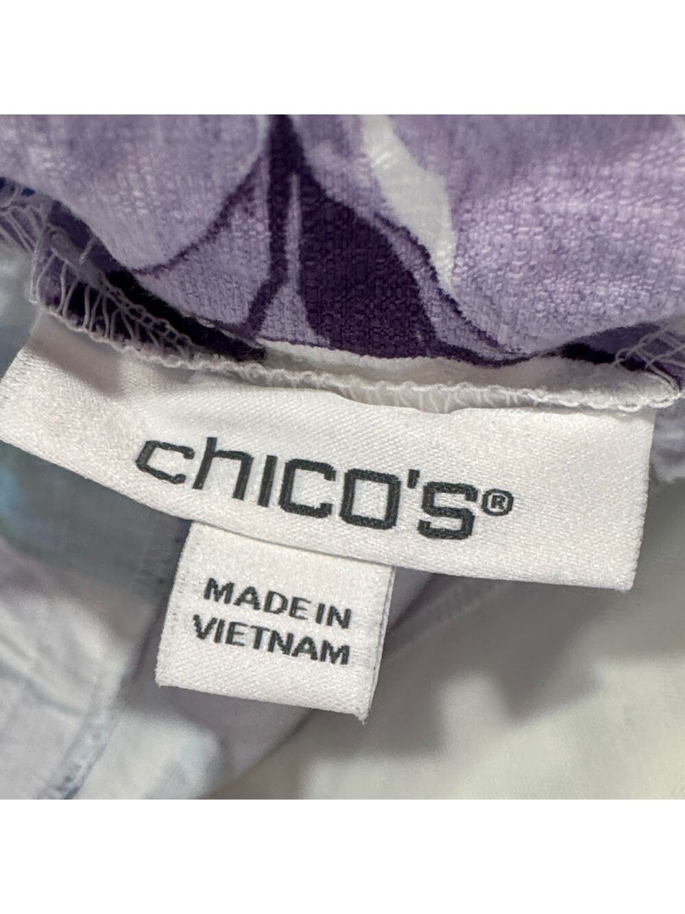 Chico's Brigitte Lily Pull-On Slim Capri pants - Picture 3 of 6